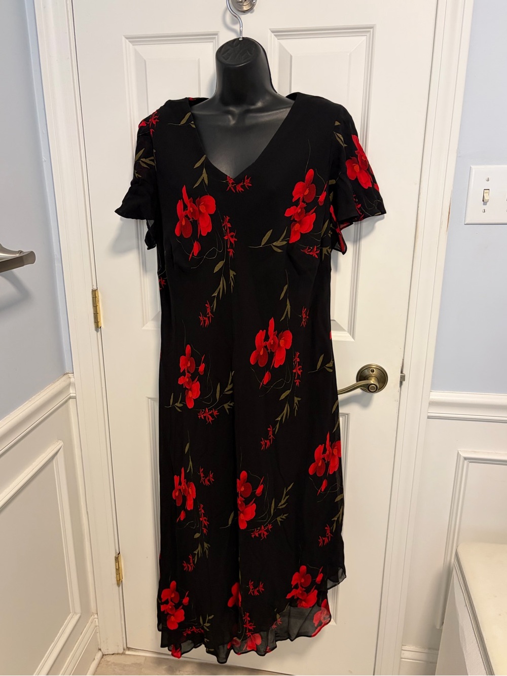 Vintage Donna Ricco plus 18W short sleeve asymmetrical midi dress. Black/red